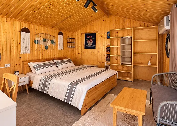 Деревянный коттедж Bedro Guest House Wooden Cabin 30 Sec Beach *