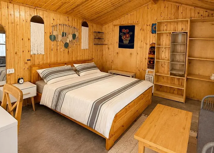 Bedro Guest House Wooden Cabin 30 Sec Beach