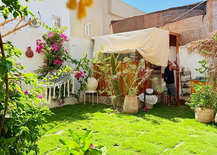 Деревянный коттедж Bedro Guest House Wooden Cabin 30 Sec Beach *