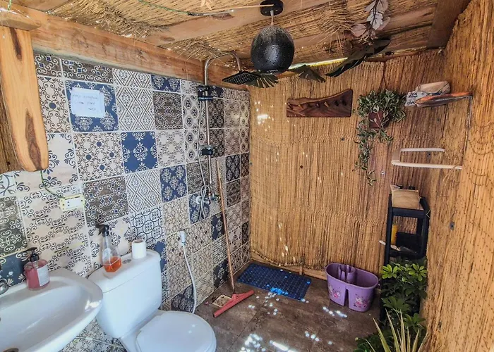 Bedro Guest House Wooden Cabin 30 Sec Beach *