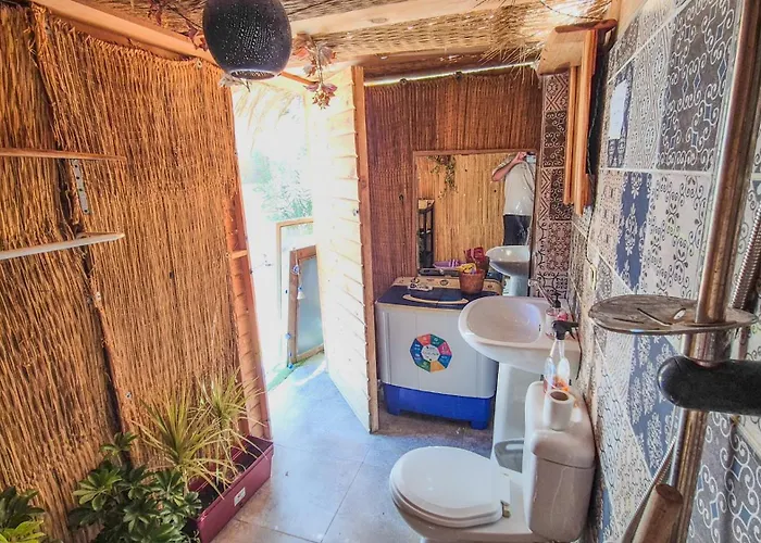 Деревянный коттедж Bedro Guest House Wooden Cabin 30 Sec Beach *