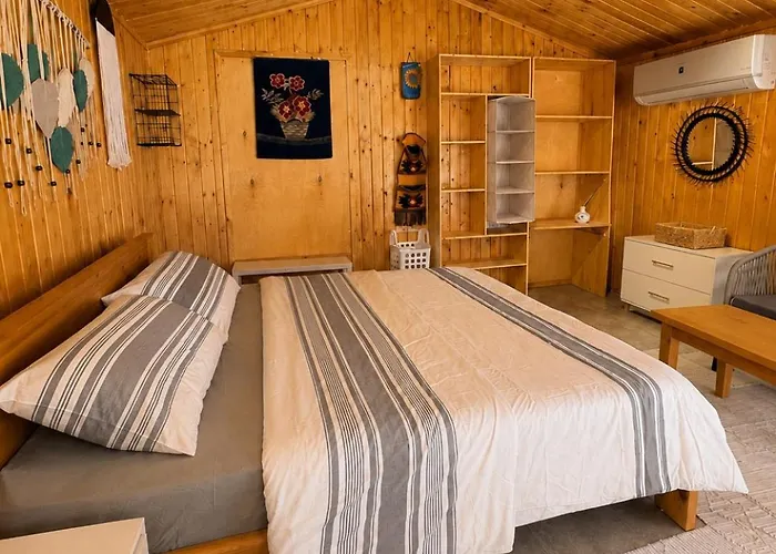 Деревянный коттедж Bedro Guest House Wooden Cabin 30 Sec Beach Дахаб