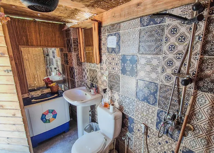 Деревянный коттедж Bedro Guest House Wooden Cabin 30 Sec Beach *